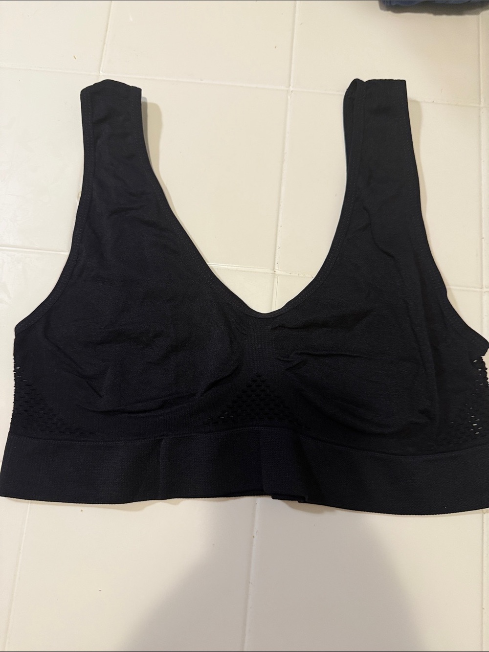 Seamless Black Comfort Wireless Bra - Women's Intimates